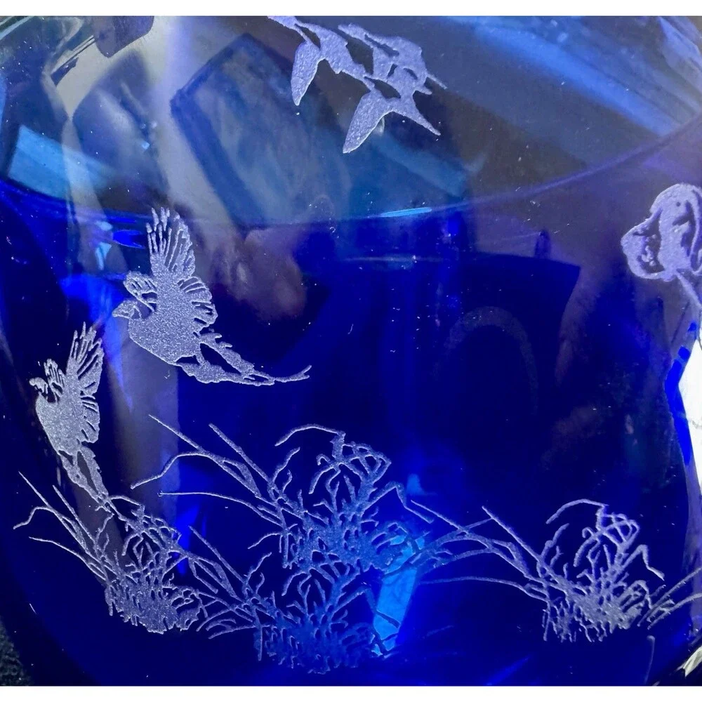 Arnold Larson Signed Cobalt Blue Etched Glass Bowl Hunting Dogs Pointers 7